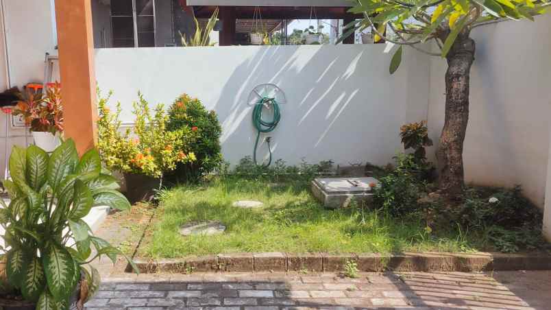 dijual rumah griya kebraon