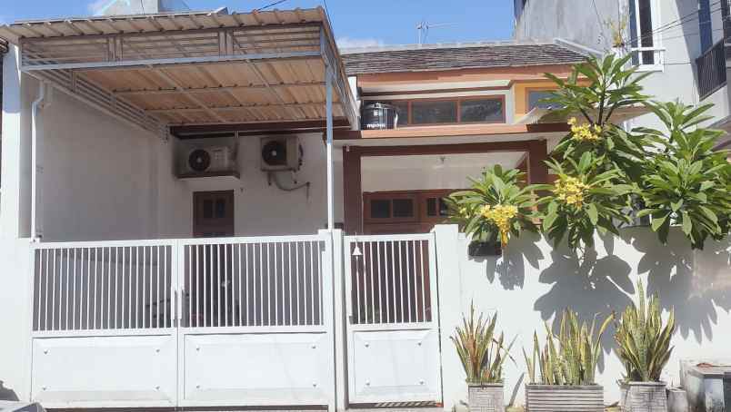 dijual rumah griya kebraon