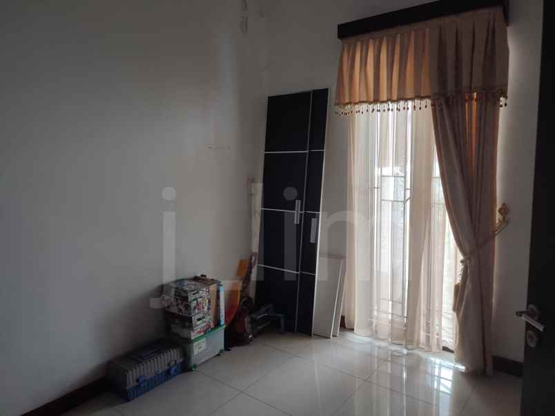 dijual rumah harapan indah