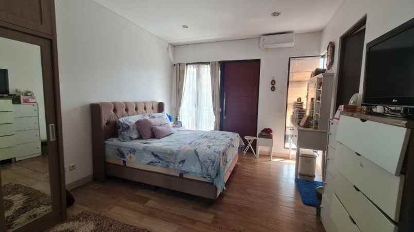 dijual rumah harapan indah