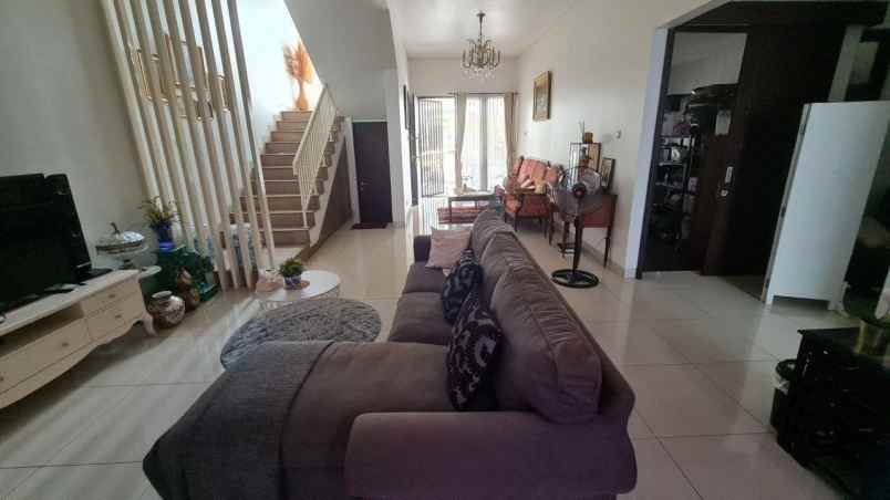 dijual rumah harapan indah