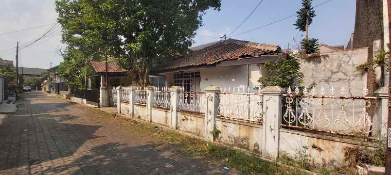 dijual rumah hitung tanah di margahayu raya