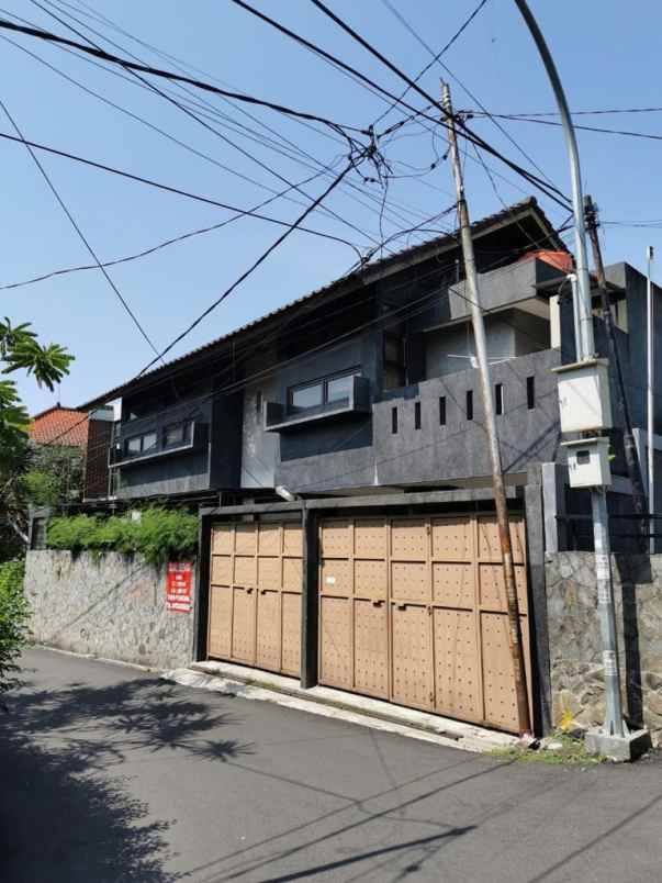 dijual rumah hook cigadung