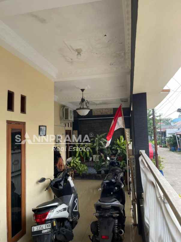 dijual rumah hook di komplek tirta mandala depok