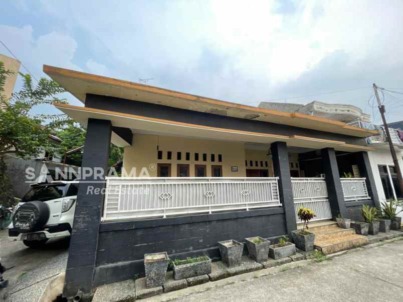 dijual rumah hook di komplek tirta mandala depok