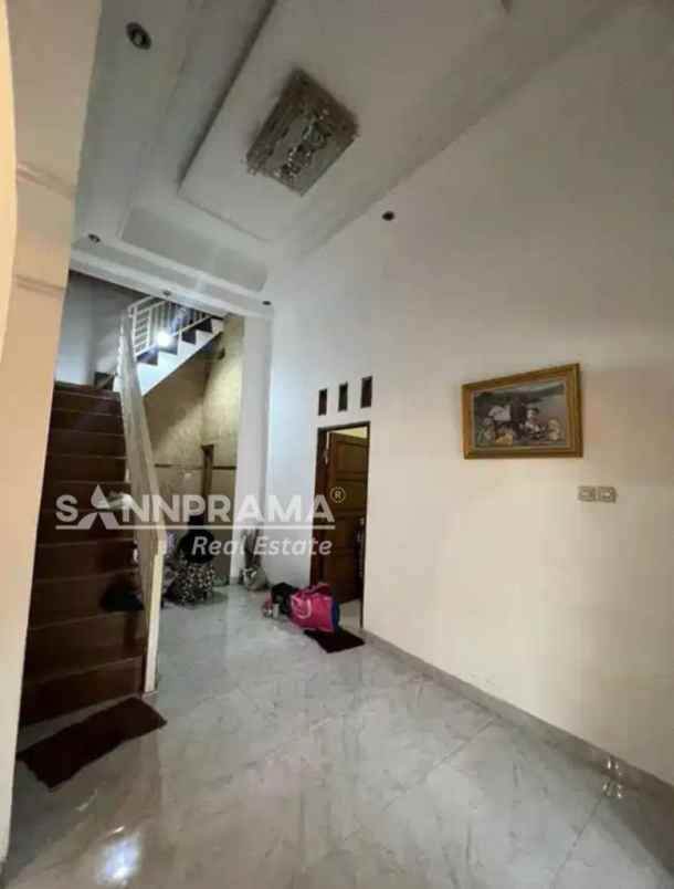 dijual rumah hook di komplek tirta mandala depok