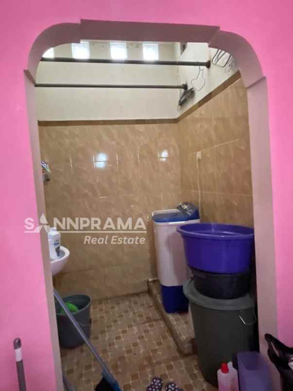 dijual rumah hook di komplek tirta mandala depok