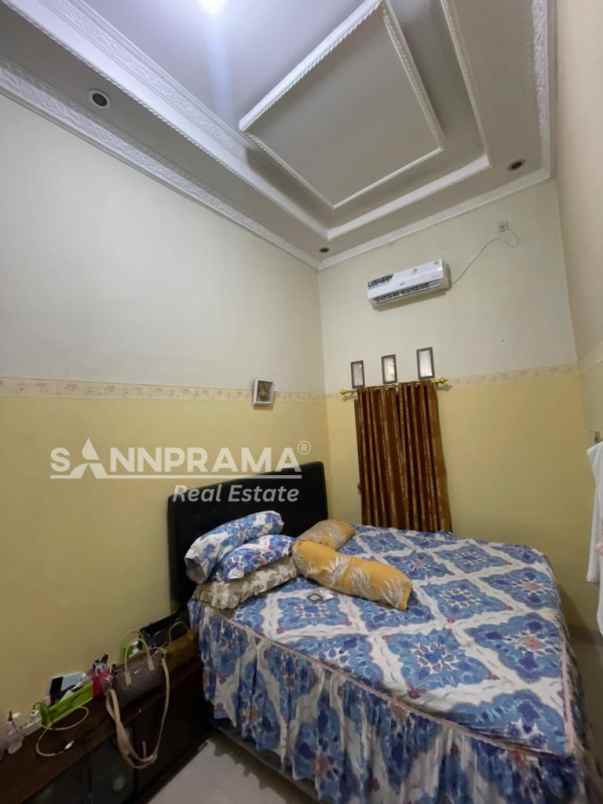 dijual rumah hook di komplek tirta mandala depok