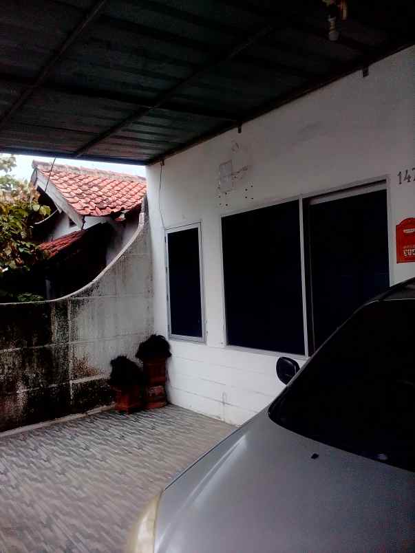 dijual rumah huni 2 kt 1 carport