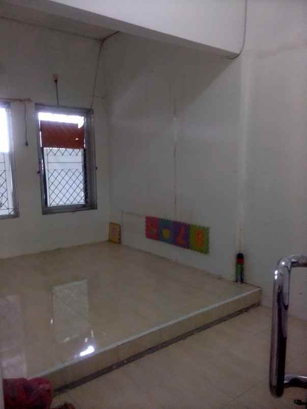 dijual rumah huni 2 kt 1 carport