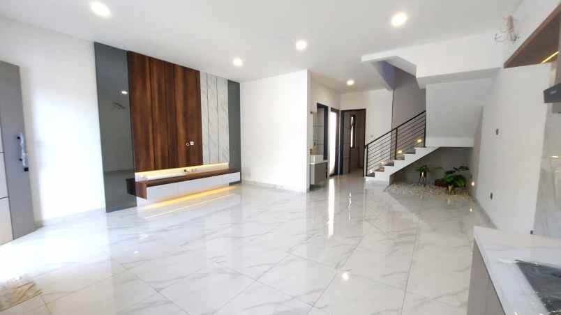 dijual rumah imperial gading sukapura