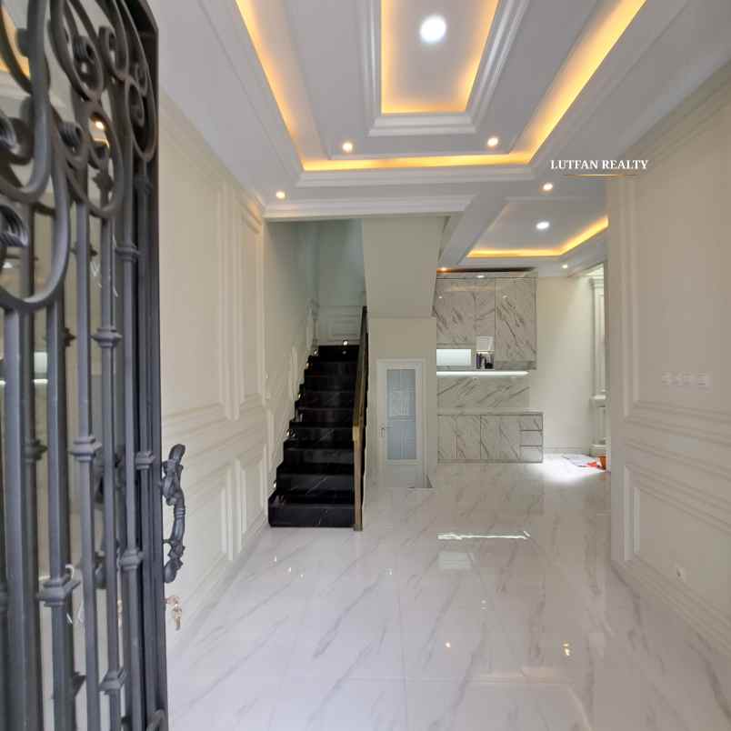 dijual rumah jagakarsa