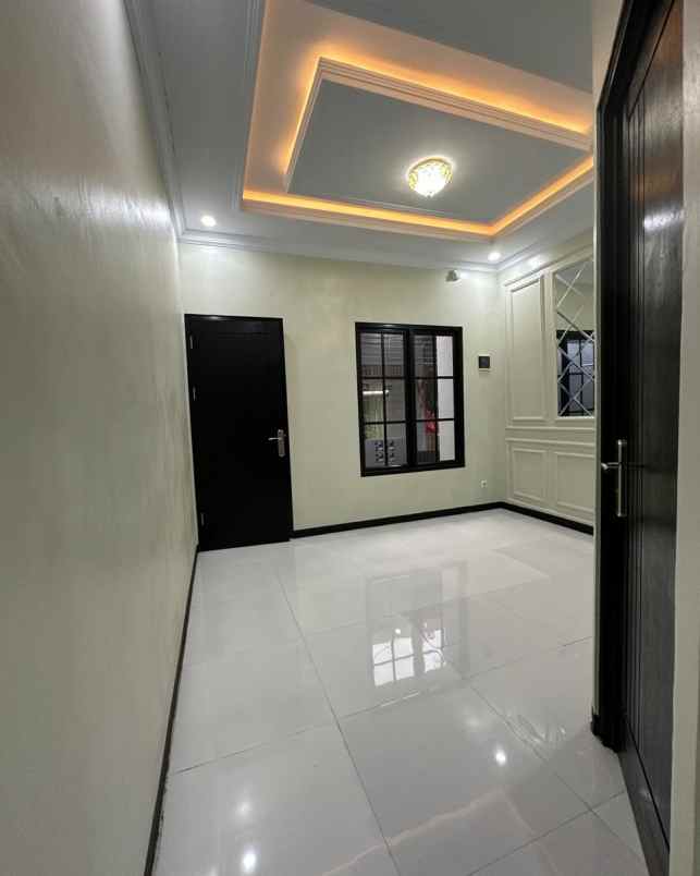 dijual rumah jagakarsa