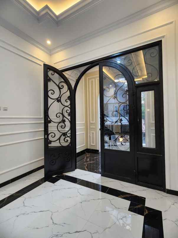 dijual rumah jagakarsa