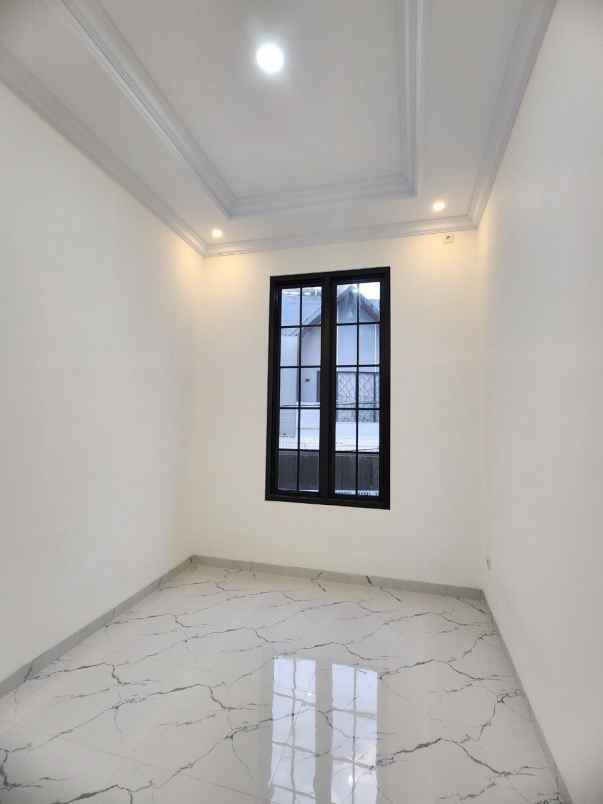 dijual rumah jagakarsa