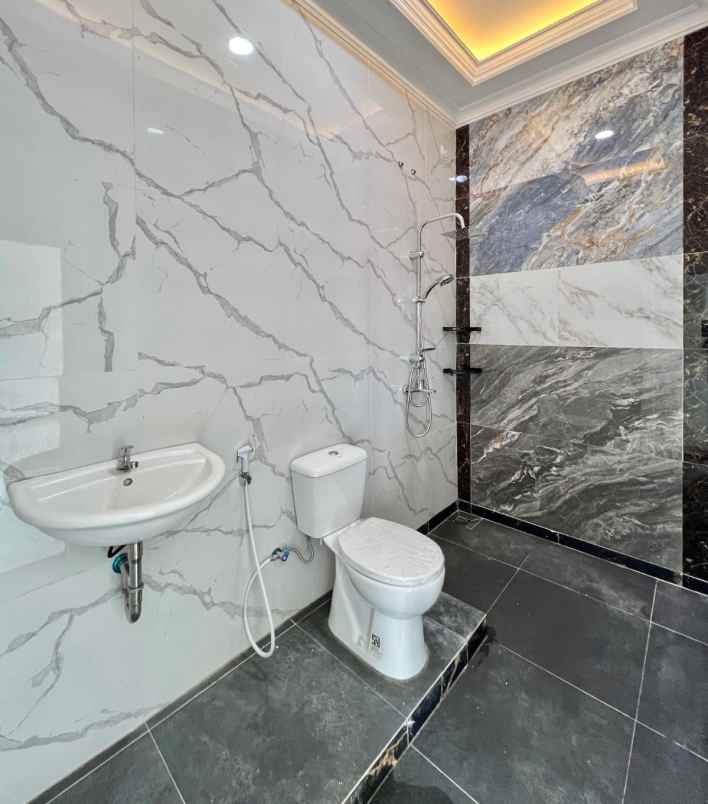 dijual rumah jagakarsa jakarta selatan