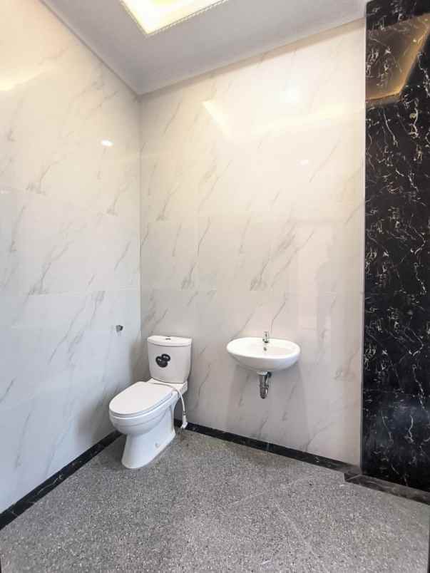 dijual rumah jagakarsa jakarta selatan