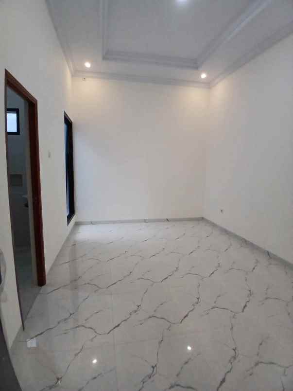 dijual rumah jagakarsa jakarta selatan