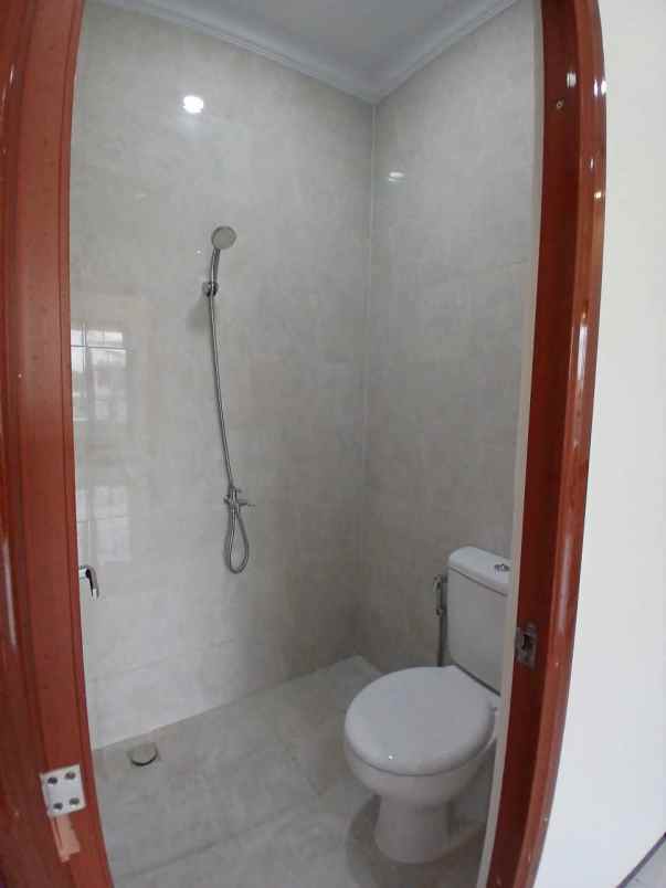 dijual rumah jagakarsa jakarta selatan