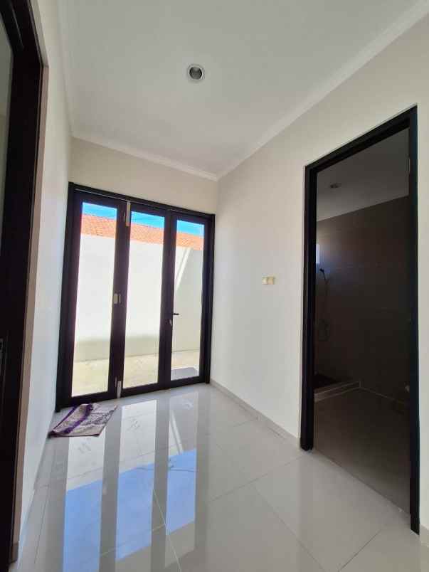 dijual rumah jalan arjuna