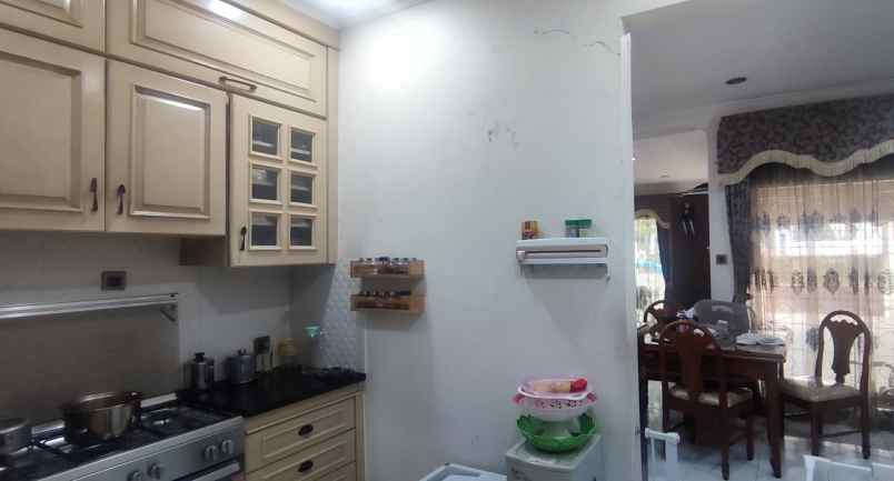 dijual rumah jalan cempaka putih tengah