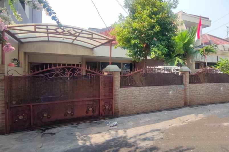 dijual rumah jalan cempaka putih tengah