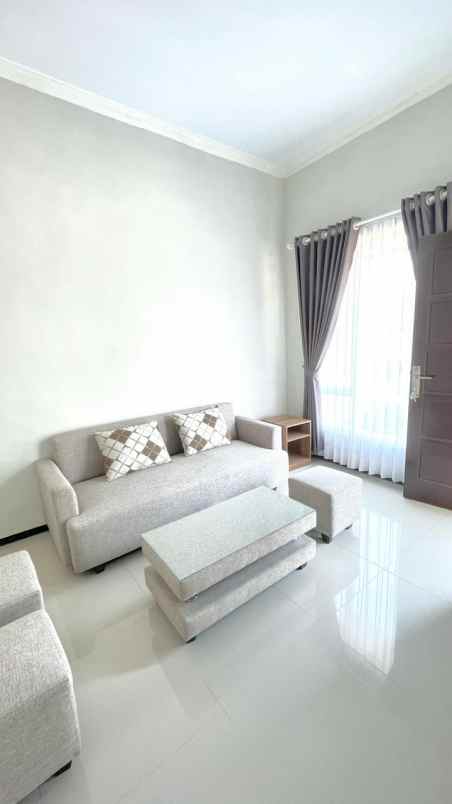 dijual rumah jalan flamboyan sukun kota