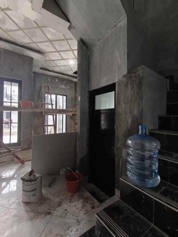 dijual rumah jalan h kocen kalimulya