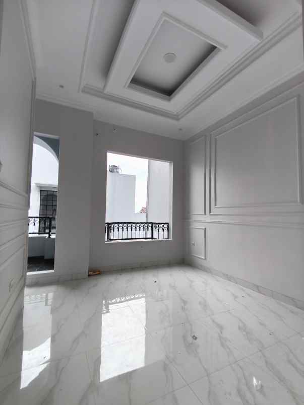 dijual rumah jalan h kocen kalimulya