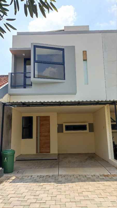 dijual rumah jalan haji miing