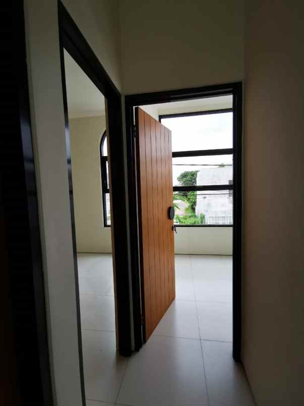 dijual rumah jalan ikan tombro