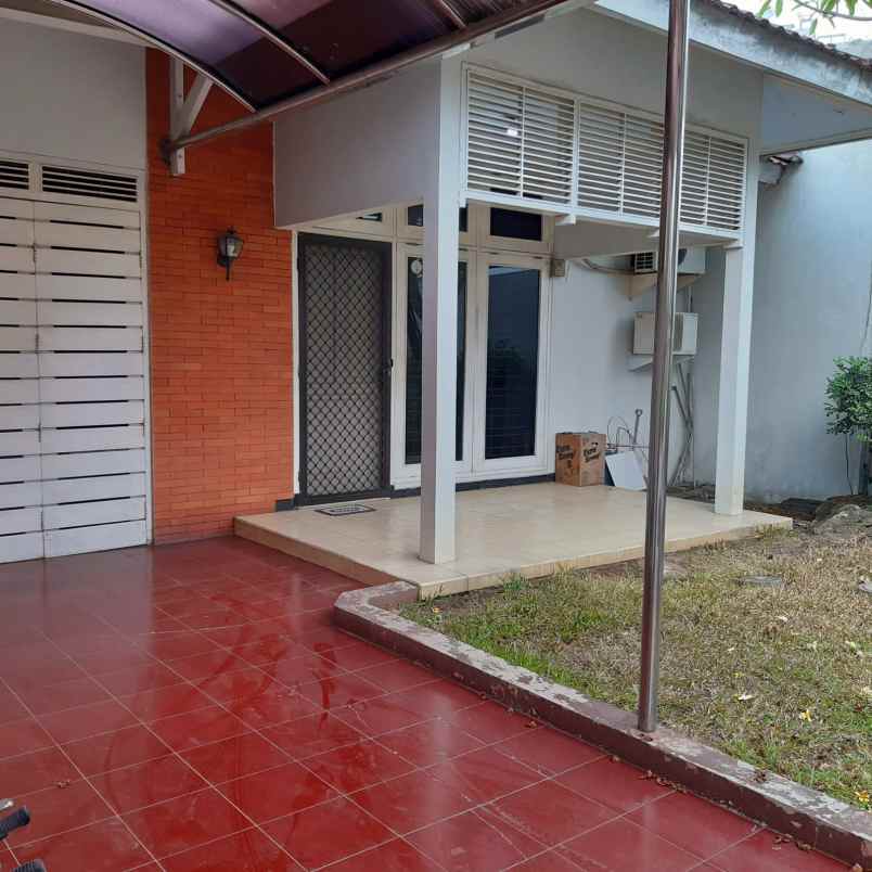 dijual rumah jalan jajar tunggal