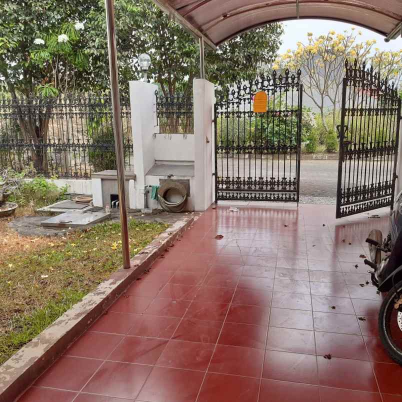 dijual rumah jalan jajar tunggal