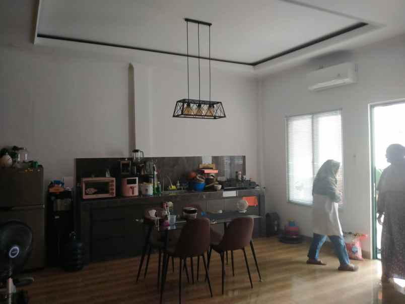 dijual rumah jalan johar baru jakarta pusat