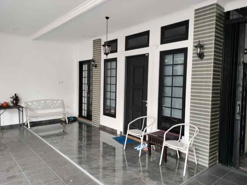 dijual rumah jalan johar baru jakarta pusat