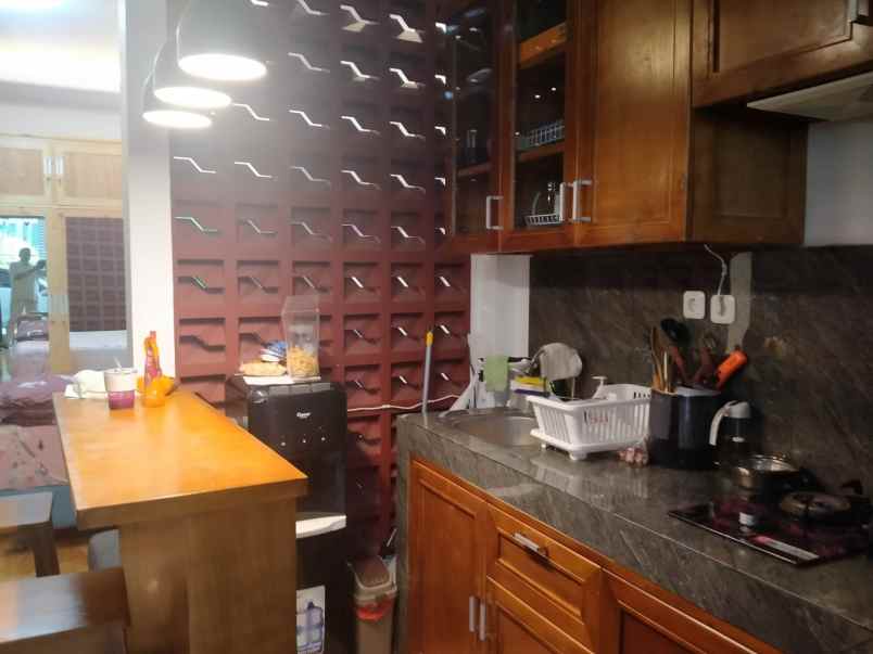 dijual rumah jalan johar baru jakarta pusat