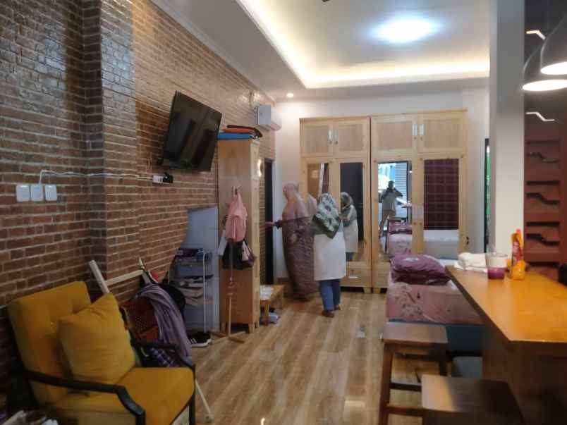 dijual rumah jalan johar baru jakarta pusat