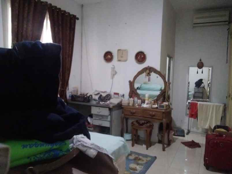 dijual rumah jalan karang tengah raya no 46