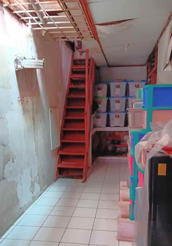 dijual rumah jalan kelapa molek kelapa