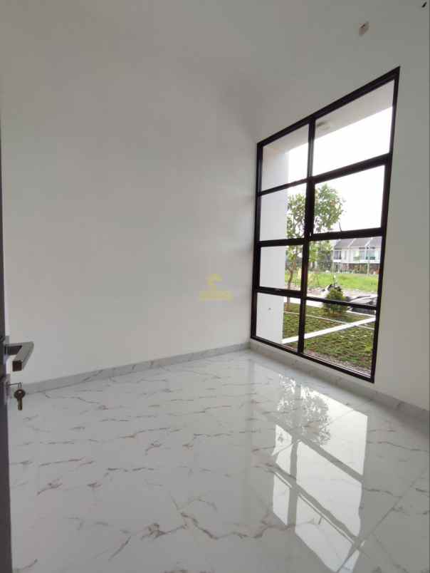 dijual rumah jalan komp taman asri