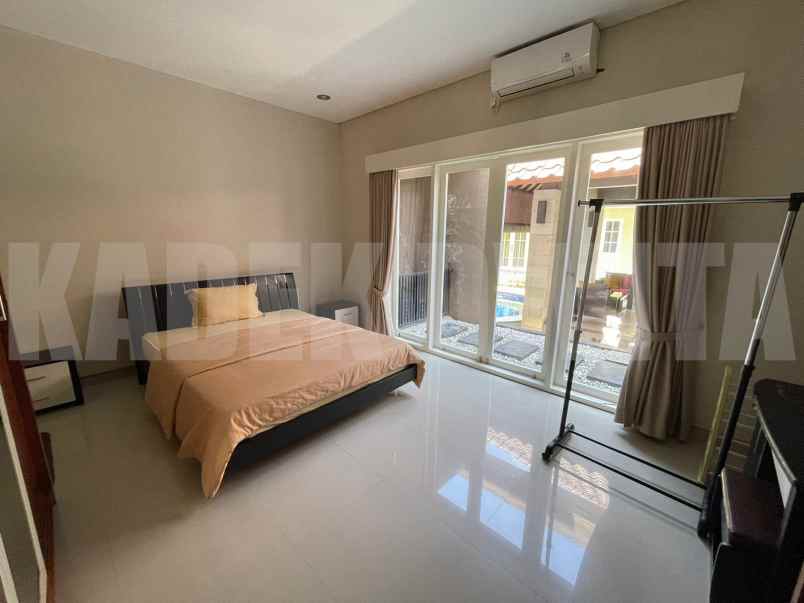 dijual rumah jalan laksamana