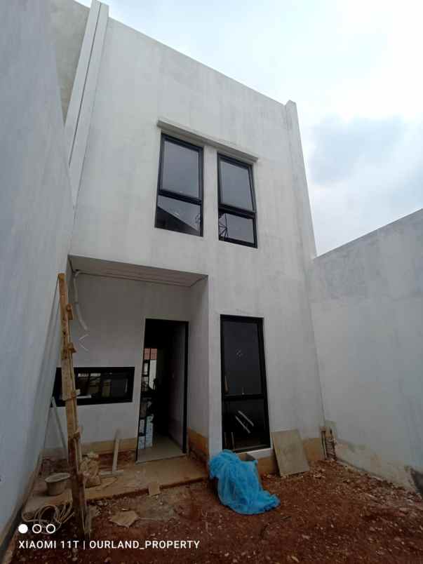 dijual rumah jalan raya cinere nempel