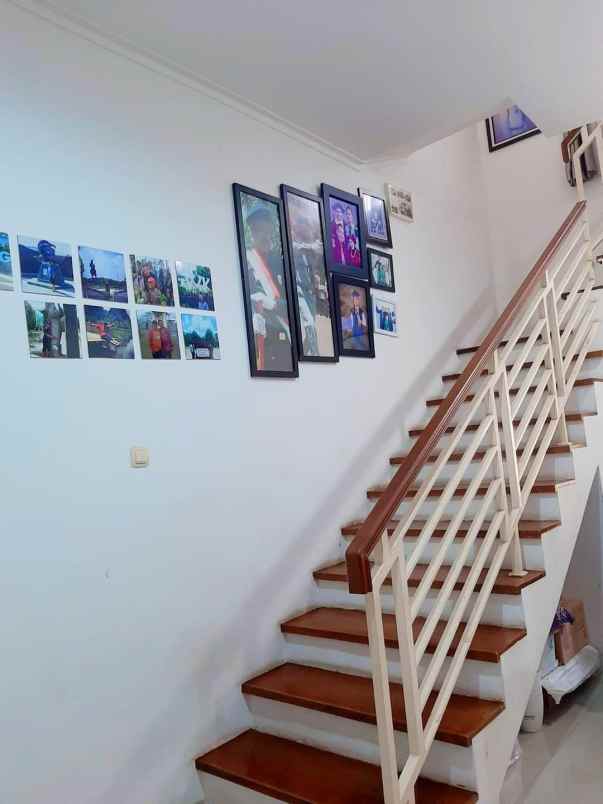 dijual rumah jalan raya pondok aren