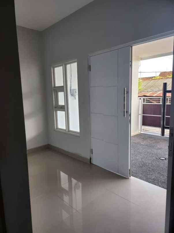 dijual rumah jalan raya sesetan