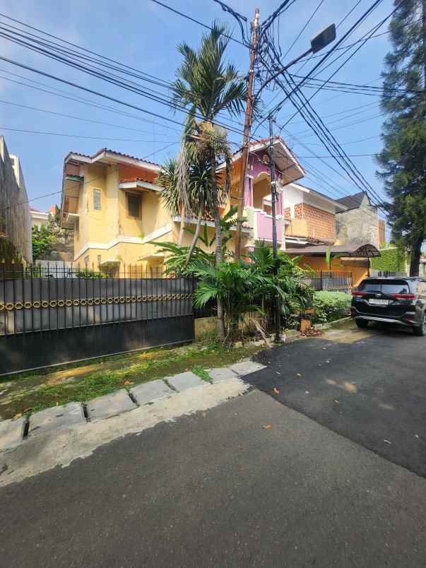 dijual rumah jalan raya tanah kusir