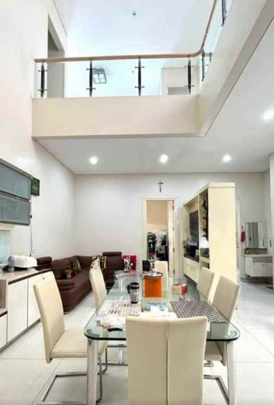 dijual rumah jalan somerset