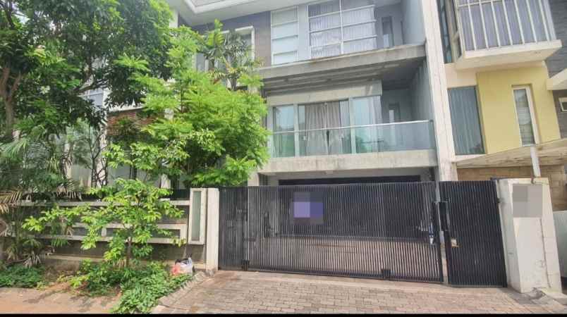 dijual rumah jalan villa sentra raya