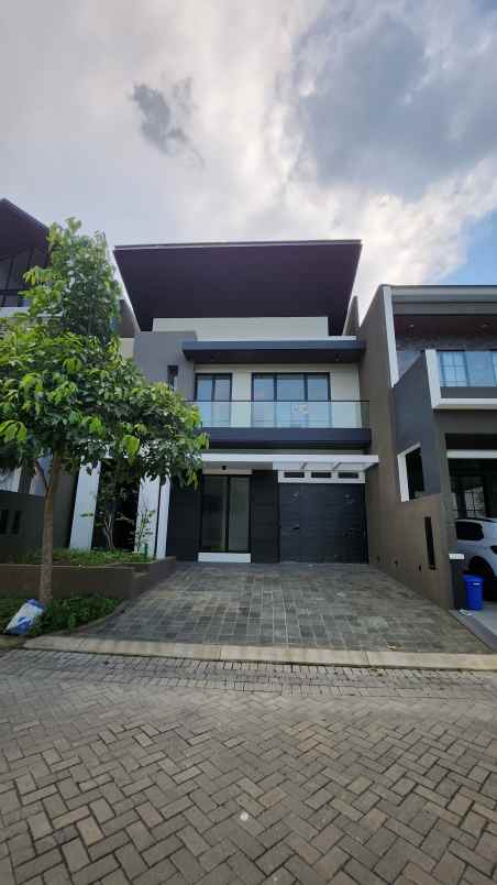 dijual rumah jalan woodland