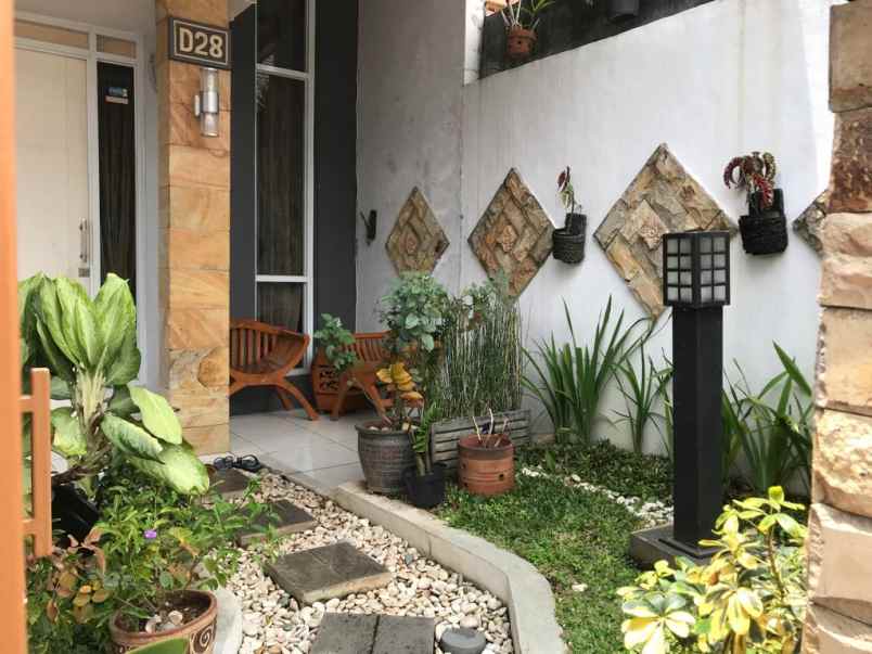 dijual rumah jatihandap