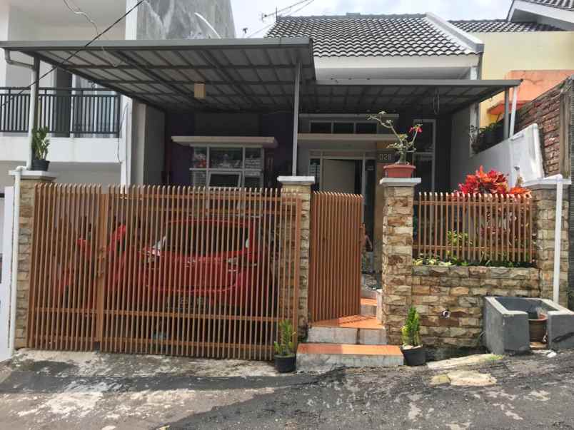 dijual rumah jatihandap